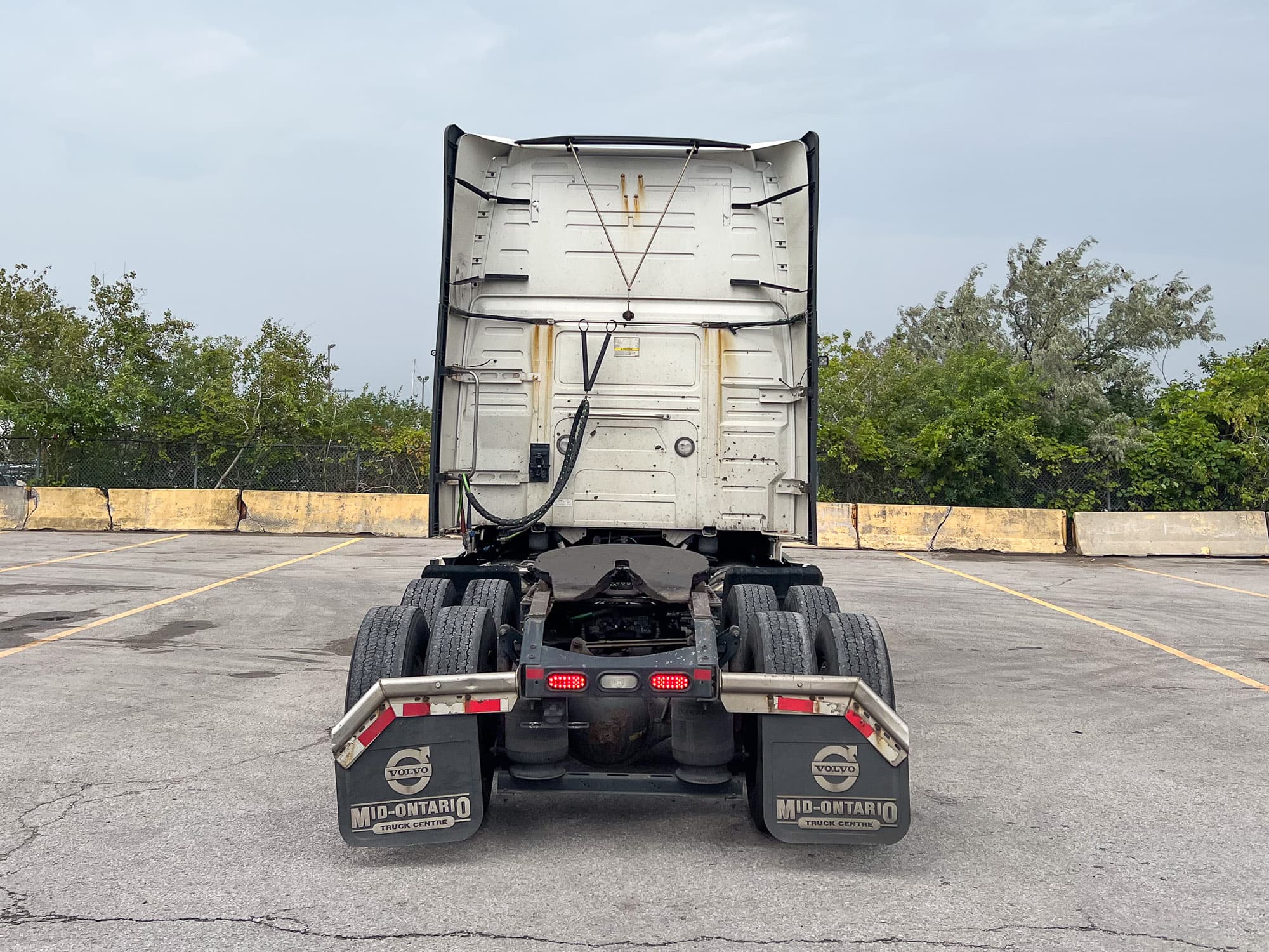 2021 Volvo VNL 760 — photo 5 of 16